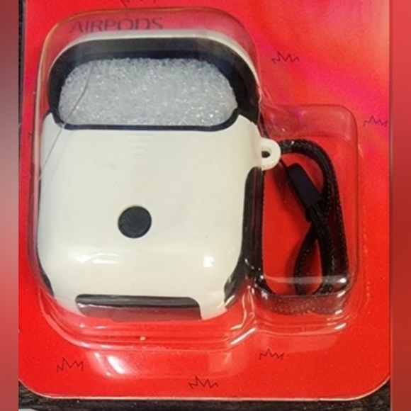 NEW NEVER USED 2 air pod cases - Picture 2 of 6